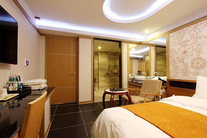 Suwon Orsay Business Hotel Exterior photo