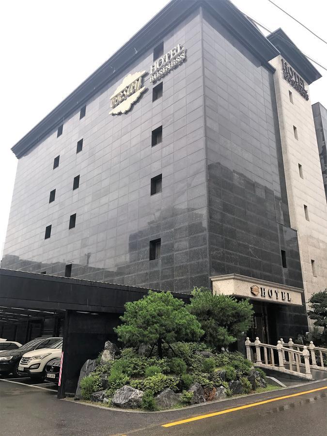Suwon Orsay Business Hotel Exterior photo